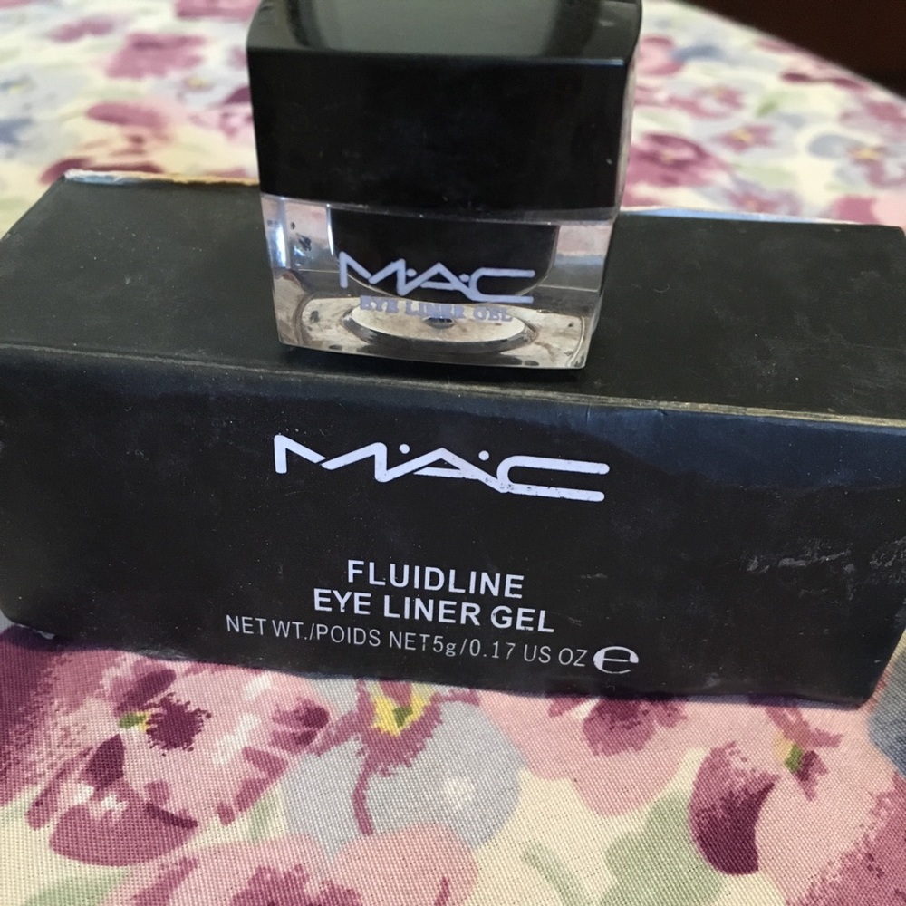 SOLD💋M.A.C. Fluidline Eyeliner Gel